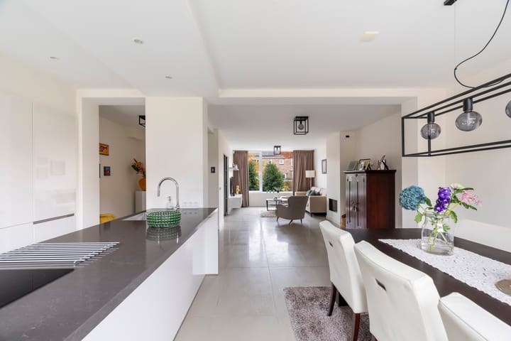 Photo 16 of Oranjestraat 17