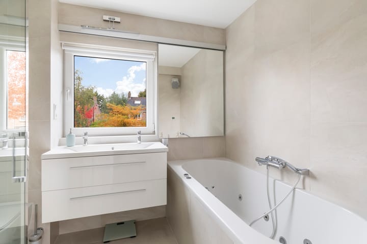 Photo 31 of Oranjestraat 17