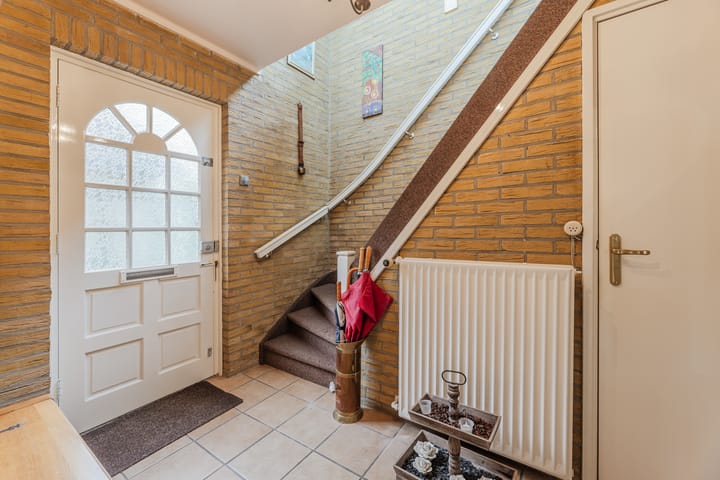 Photo 4 of Esdoornstraat 2-A