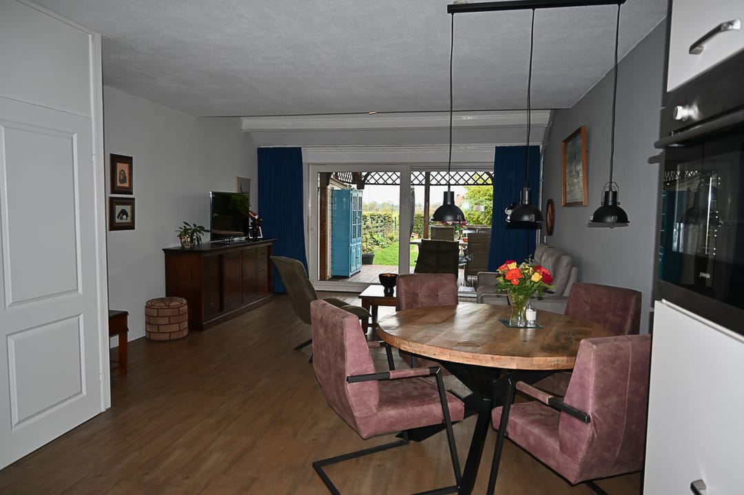 Photo 11 of De Waarden 243