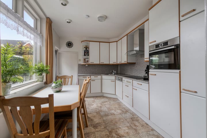 Photo 12 of Prins Hendrikstraat 35