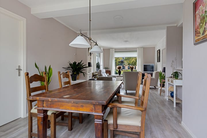 Photo 8 of Anna van Ewsumstraat 11