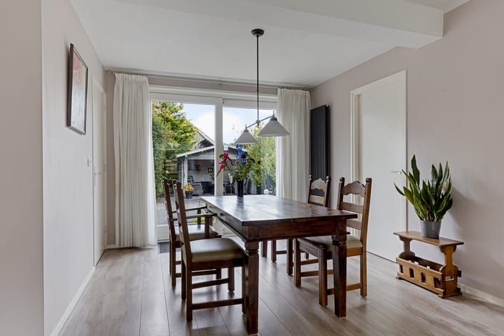 Photo 9 of Anna van Ewsumstraat 11