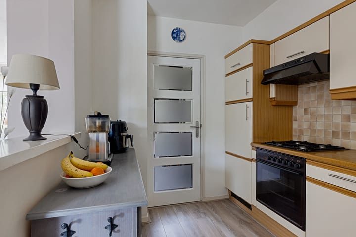 Photo 12 of Anna van Ewsumstraat 11