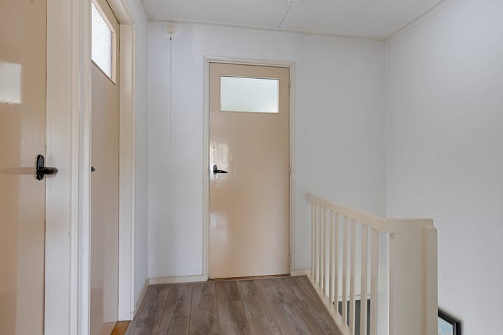 Photo 20 of Anna van Ewsumstraat 11