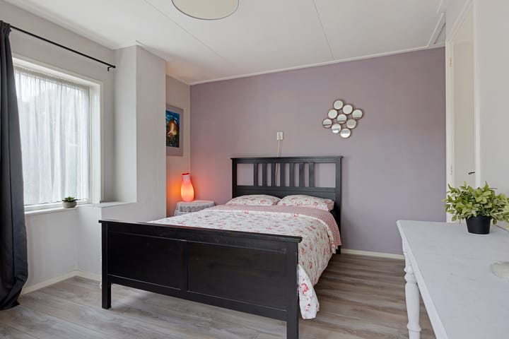 Photo 21 of Anna van Ewsumstraat 11