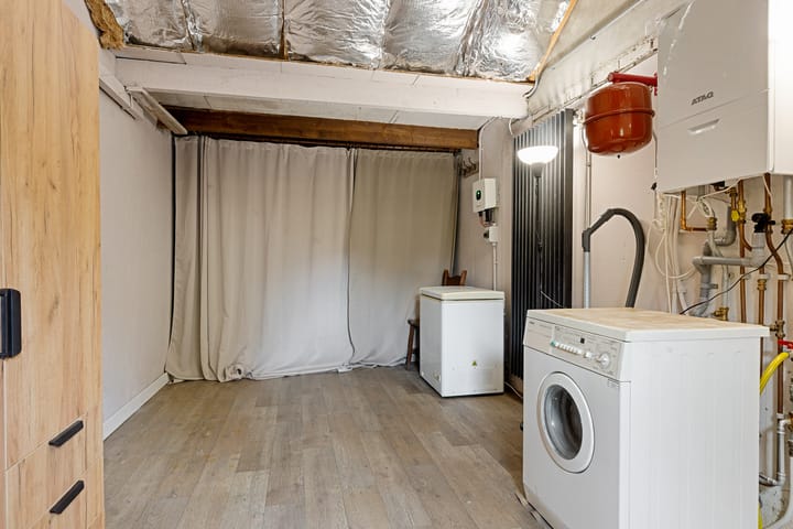 Photo 29 of Anna van Ewsumstraat 11