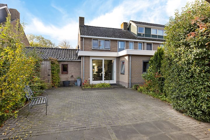 Photo 31 of Anna van Ewsumstraat 11