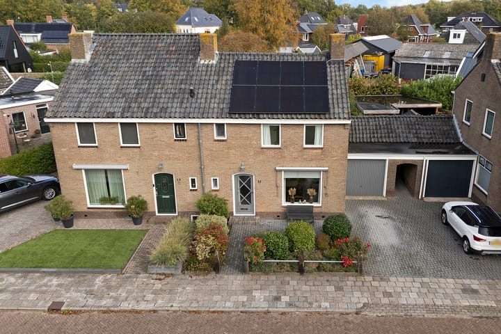 Photo 33 of Anna van Ewsumstraat 11