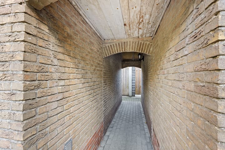 Photo 35 of Anna van Ewsumstraat 11