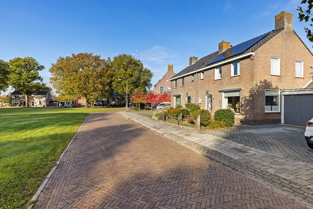 Foto 37 van Anna van Ewsumstraat 11