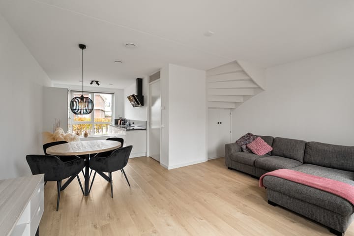 Foto 2 van Kastanjehout 15-B