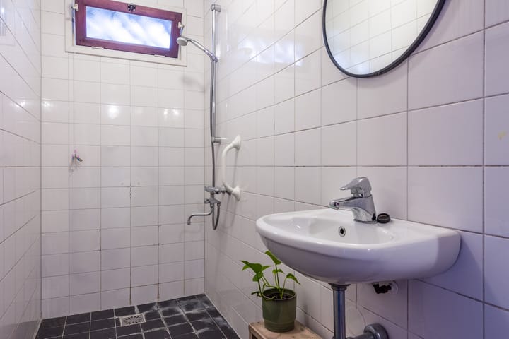 Photo 4 of Bloemenstraat 52