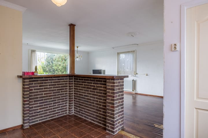 Photo 10 of Bloemenstraat 52