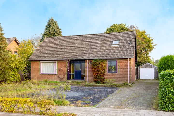 Photo 32 of Bloemenstraat 52