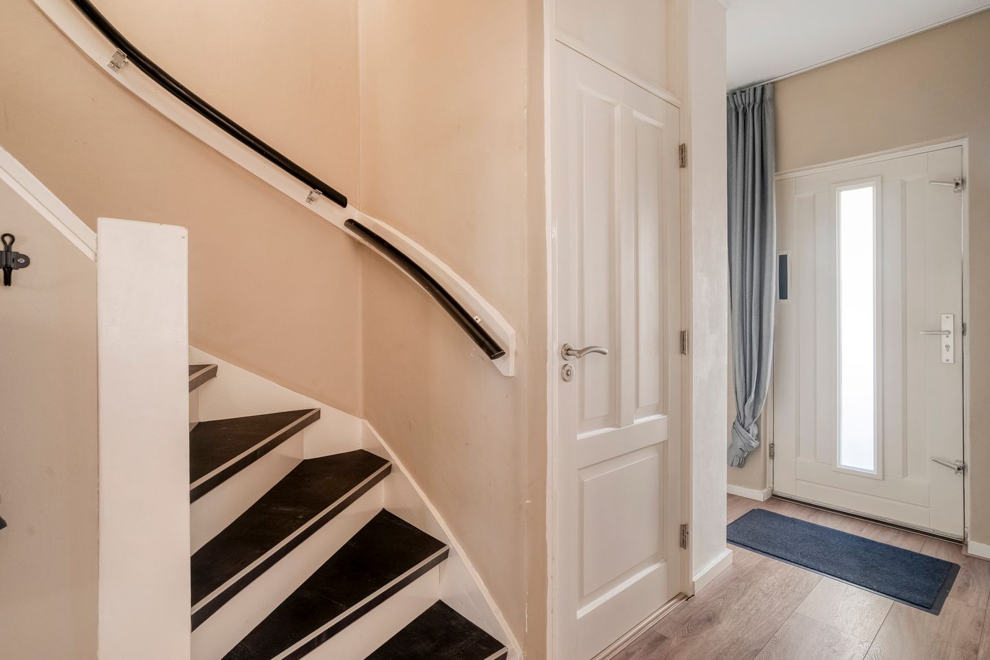 Photo 4 of Jan Vermeerstraat 17