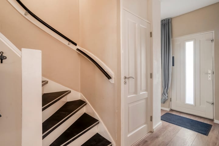 Photo 4 of Jan Vermeerstraat 17