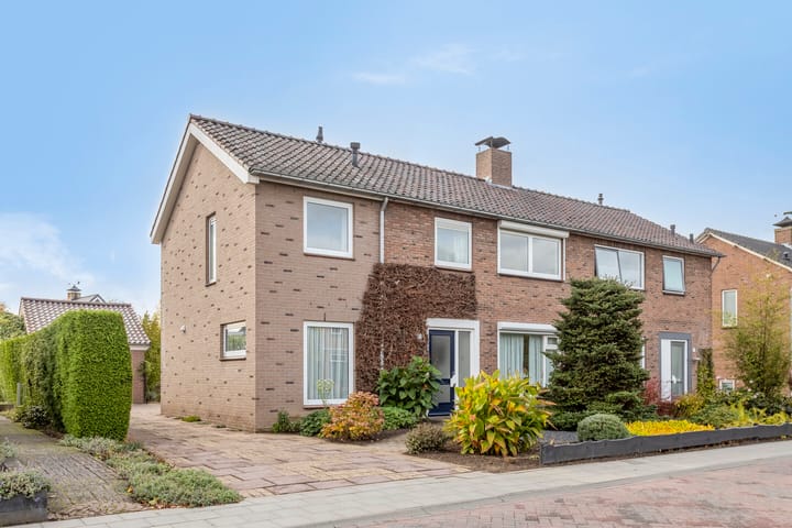 Photo 1 of Nassaustraat 26