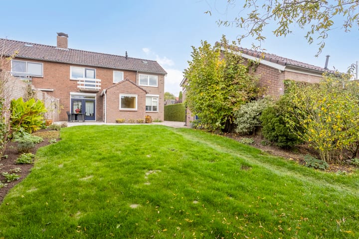 Photo 3 of Nassaustraat 26