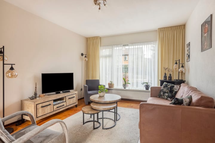 Photo 7 of Nassaustraat 26