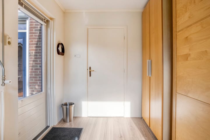 Photo 18 of Nassaustraat 26