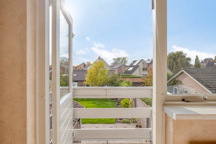 Photo 23 of Nassaustraat 26