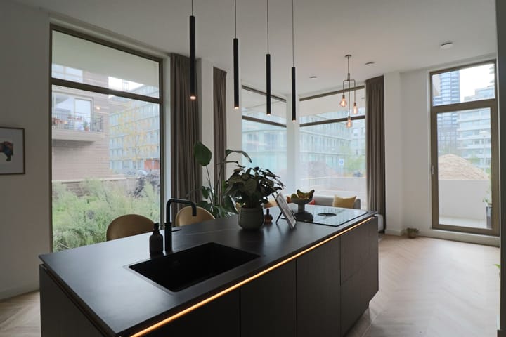 Photo 7 of Spadinalaan 365