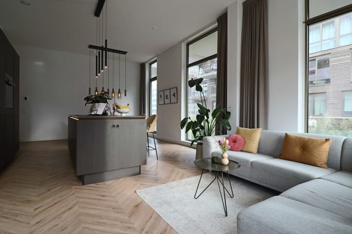 Photo 9 of Spadinalaan 365