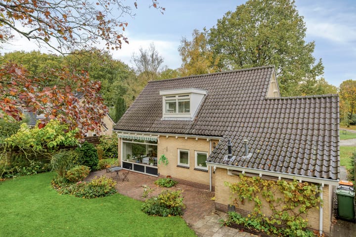 Photo 2 of Esveen 13