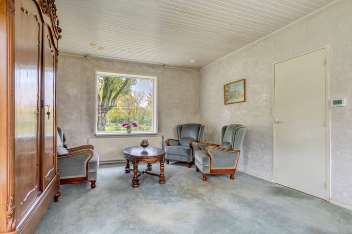 Photo 9 of Esveen 13