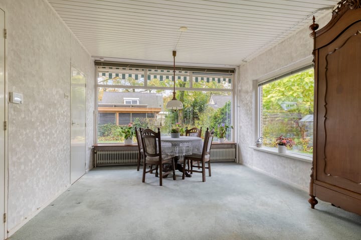 Photo 10 of Esveen 13