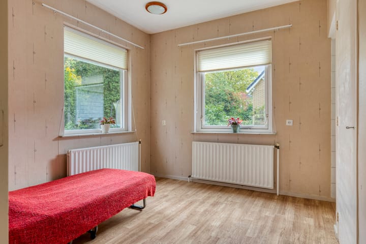 Photo 17 of Esveen 13