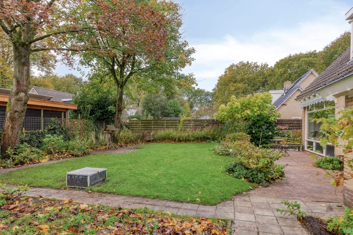 Photo 34 of Esveen 13