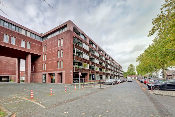 Photo 2 of Jerusalem 93