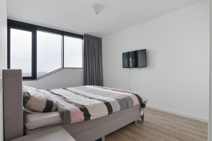 Foto 18 van Anna van Buerenplein 166