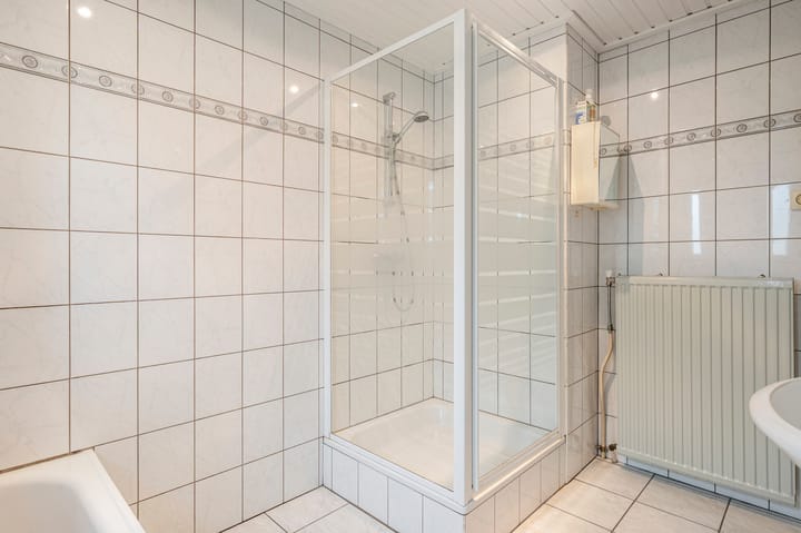 Photo 18 of Walem 6-B