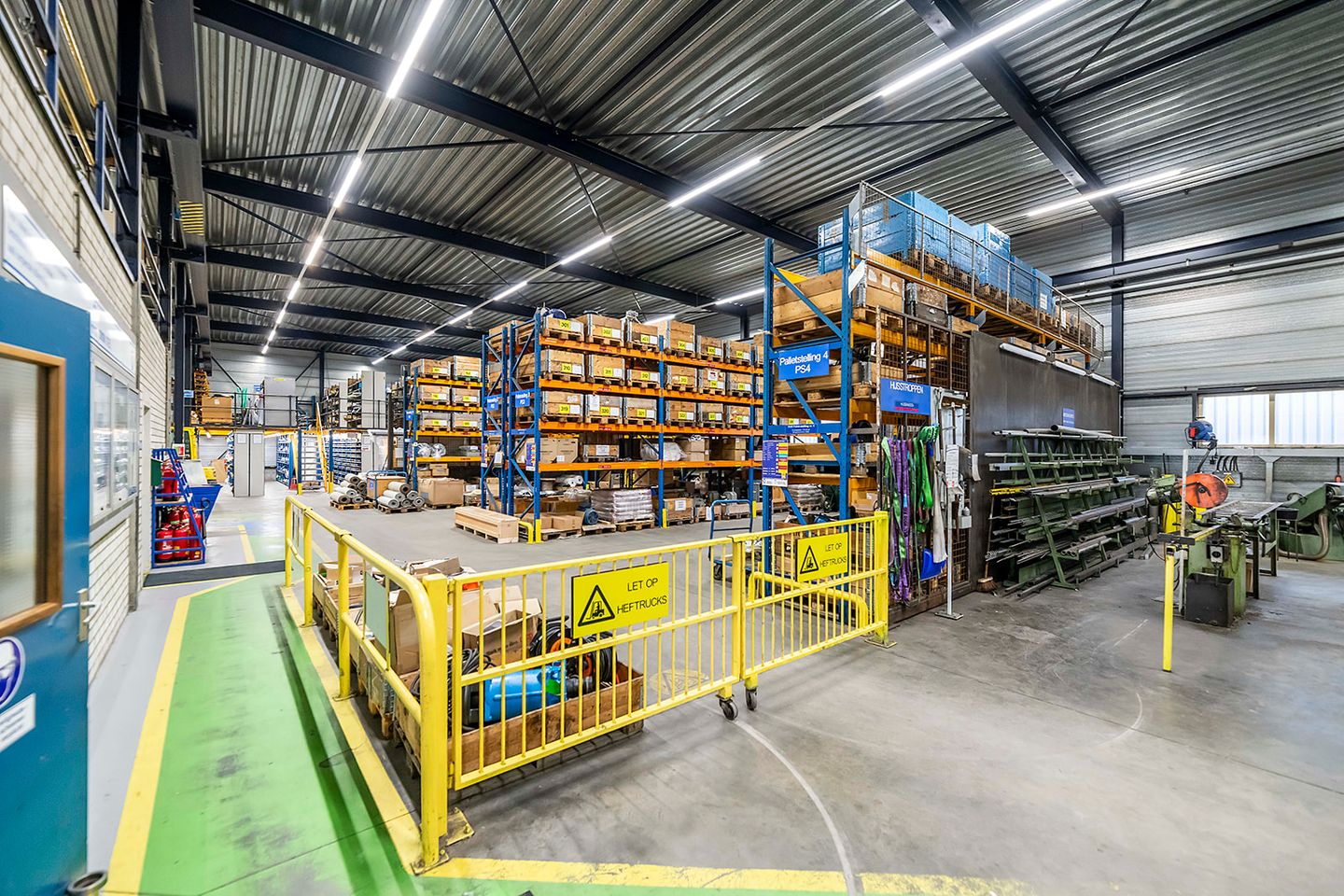 Bekijk foto 4 van Souvereinstraat 27