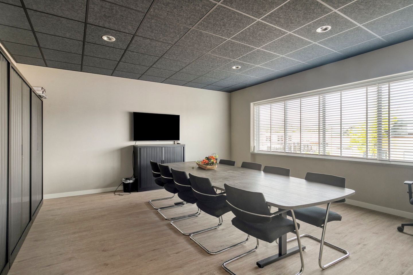 View photo 2 of Industrieweg 3