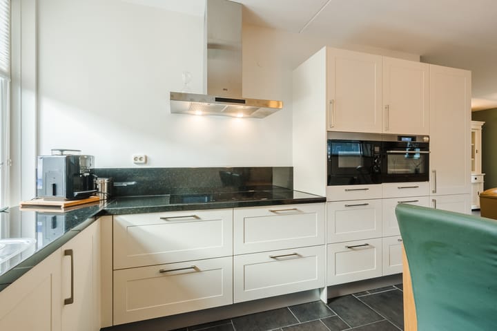 Photo 12 of Bernadottelaan 221