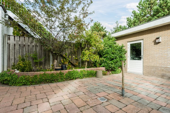 Photo 35 of Bernadottelaan 221