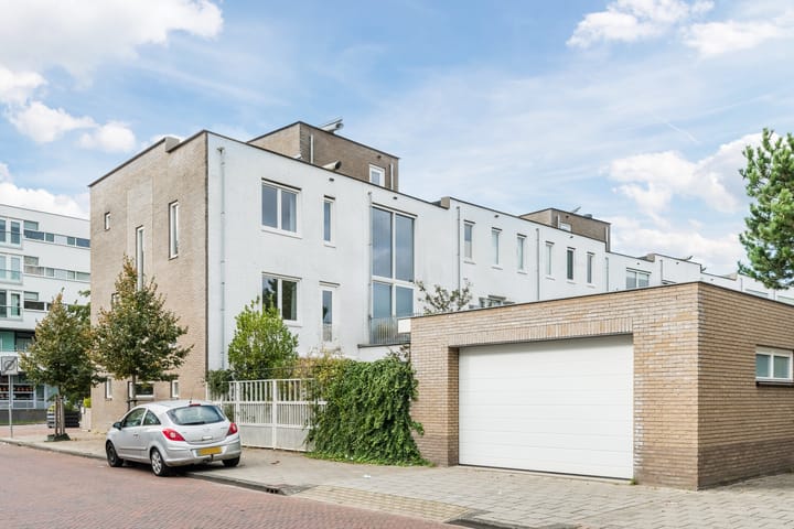 Photo 37 of Bernadottelaan 221