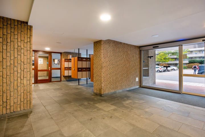 Photo 6 of Aert van Neslaan 644