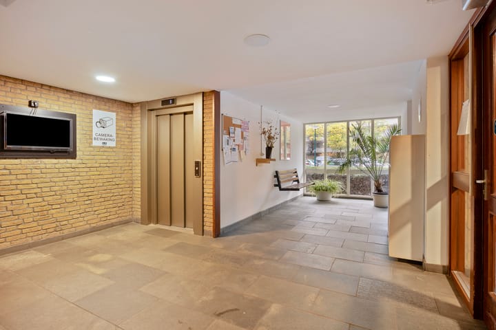 Photo 7 of Aert van Neslaan 644