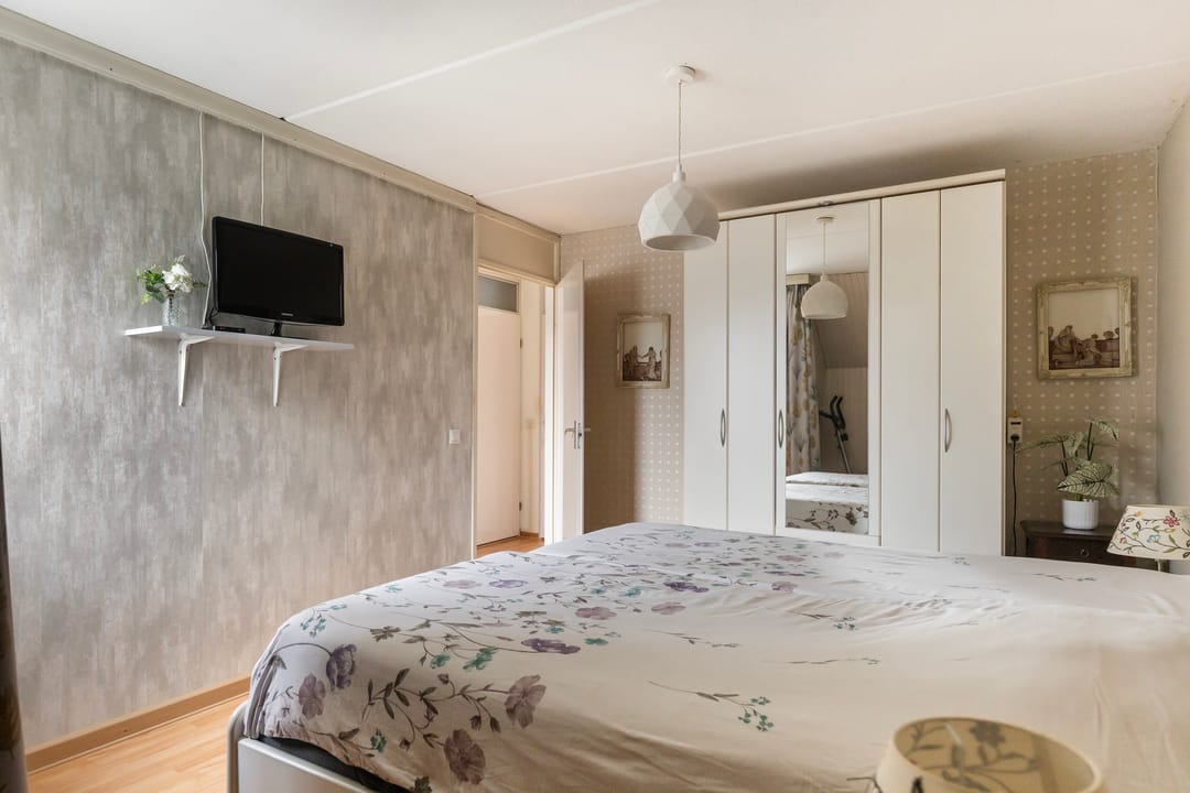 Photo 22 of J.W. Dumonstraat 36