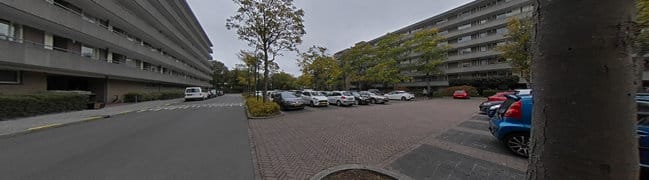 Buiten, voorkant gebouw V