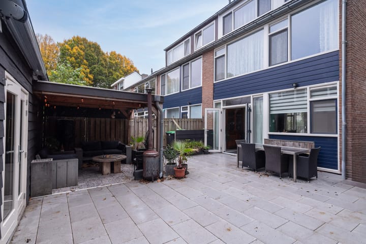 Photo 14 of Mr. Treubstraat 10