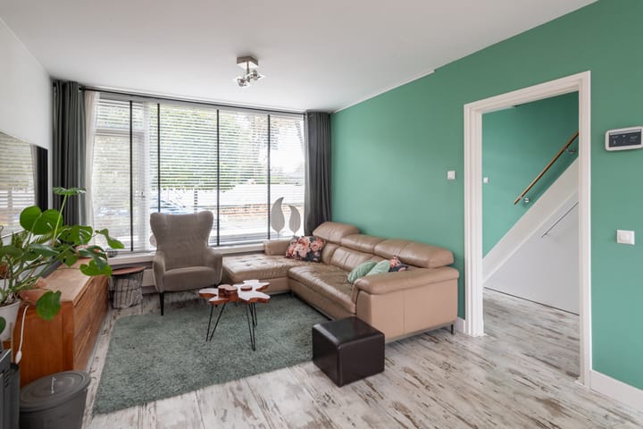 Photo 6 of Mr. Treubstraat 10