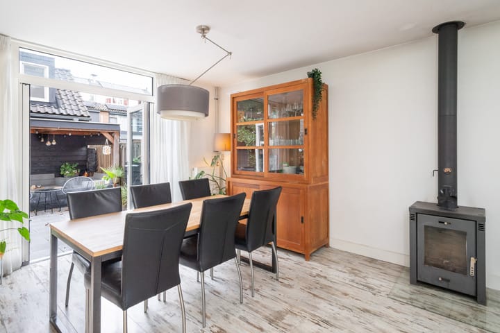 Photo 8 of Mr. Treubstraat 10