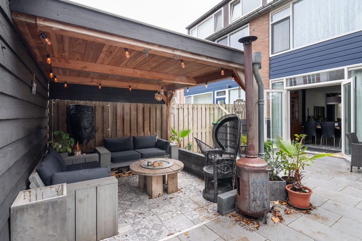 Photo 3 of Mr. Treubstraat 10