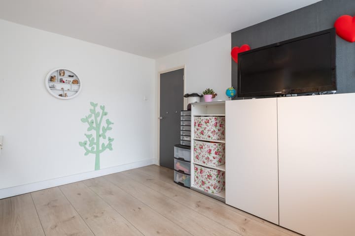 Photo 20 of Mr. Treubstraat 10